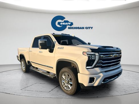 Used 2024 Chevrolet Silverado 2500 High Country AWD/4WD image 7