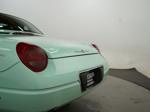 Used 2004 Ford Thunderbird image 28