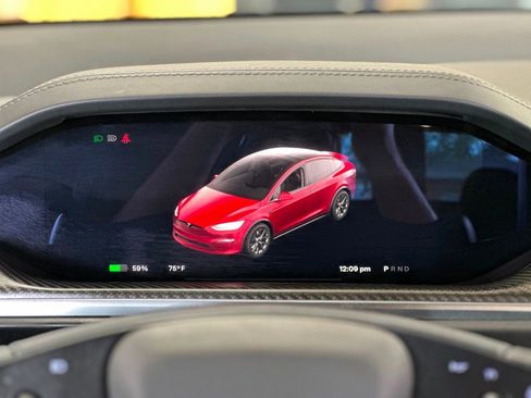 Used 2022 Tesla Model X Plaid image 37