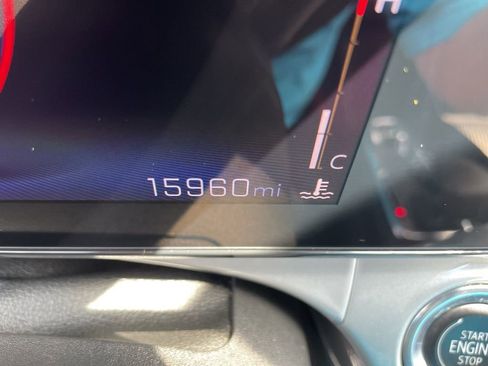 Used 2025 Chevrolet Trax LT w/ LT Convenience Package image 17