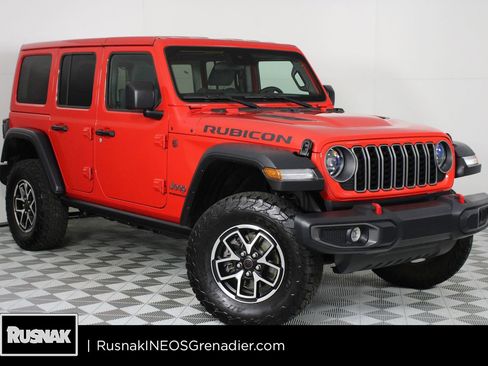 Used 2025 Jeep Wrangler Unlimited Rubicon w/ Convenience Group AWD/4WD image 1