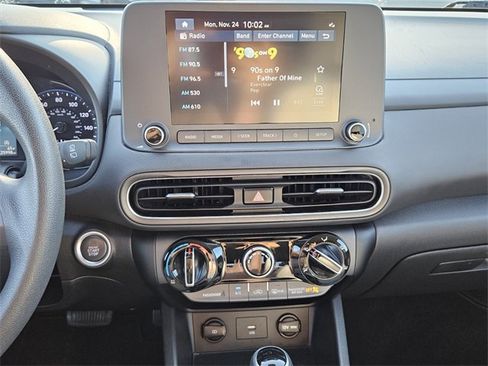 Used 2023 Hyundai Kona SEL image 8