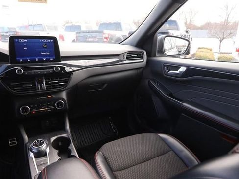 Used 2024 Ford Escape ST-Line image 25