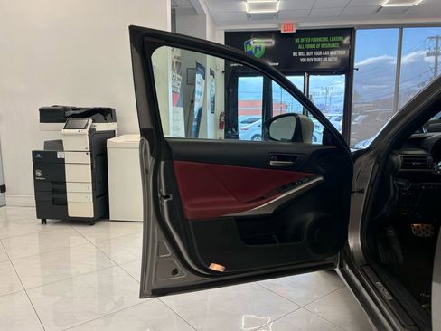 Used 2018 Lexus IS 300 F Sport image 37