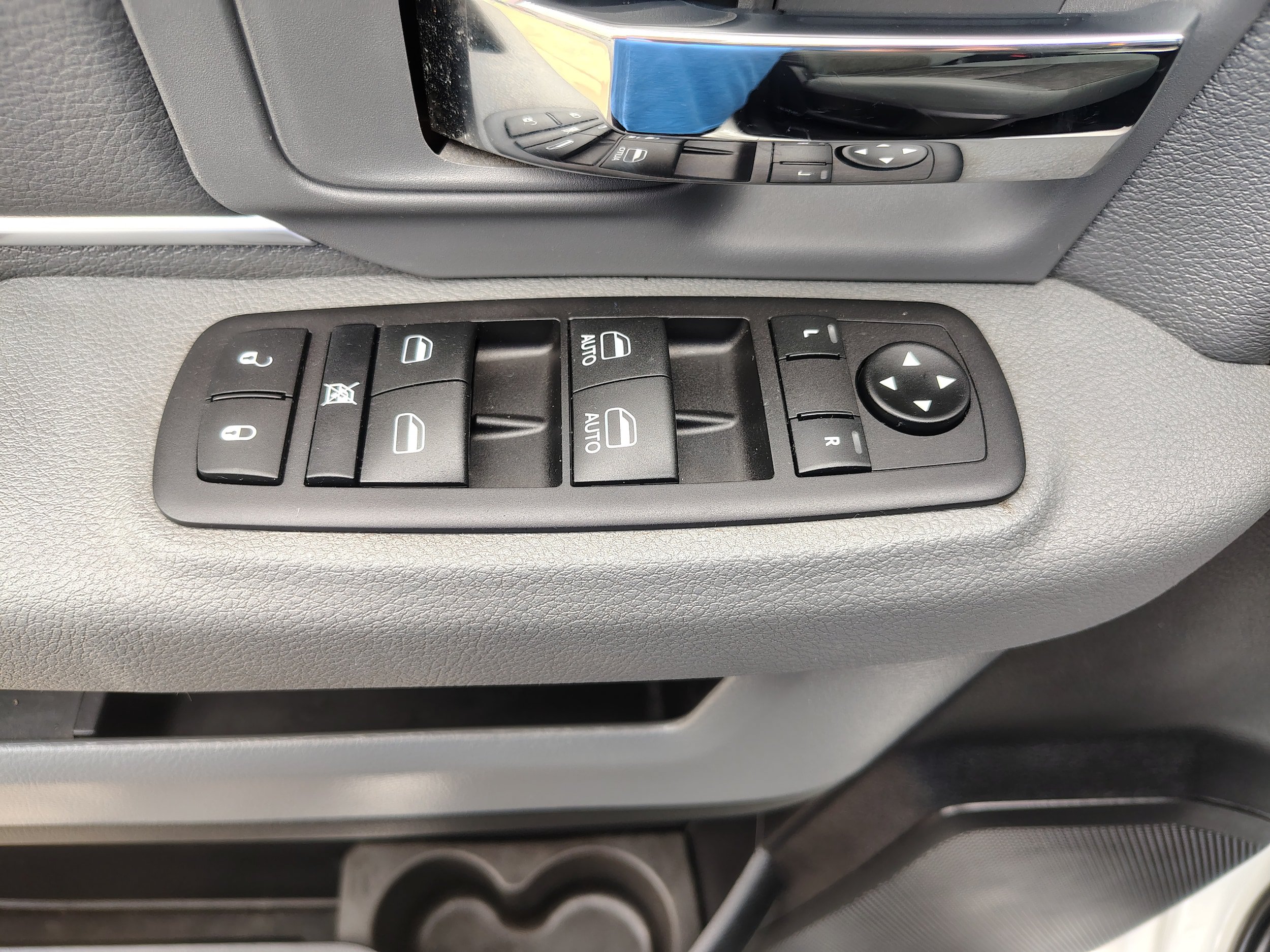 Used 2026 RAM 1500 Laramie w/ Night Edition AWD/4WD image 15