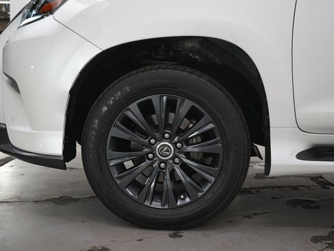 Used 2022 Lexus GX 460 Premium w/ Accessory Package AWD/4WD image 30