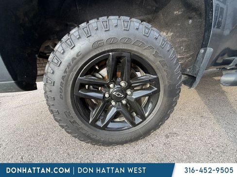 Used 2022 Chevrolet Silverado 1500 LT Trail Boss w/ LT Trail Boss Premium Package AWD/4WD image 4