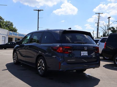 Certified 2026 Honda Odyssey EX-L image 5