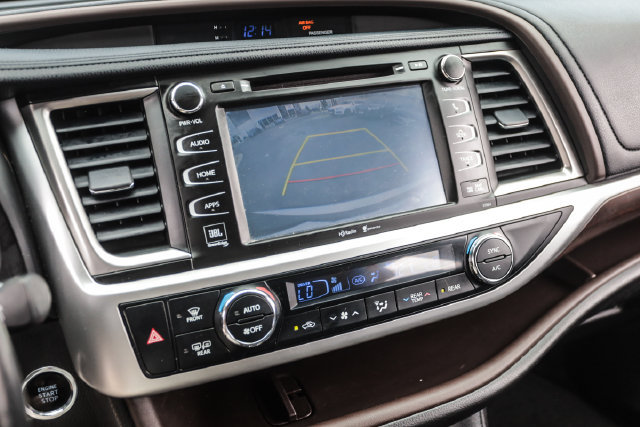 Used 2015 Toyota Highlander Limited Platinum AWD/4WD image 50