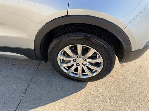 Used 2019 Cadillac XT4 Premium Luxury w/ Technology Package image 7