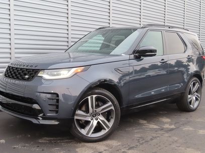 New 2024 Land Rover Discovery Dynamic SE