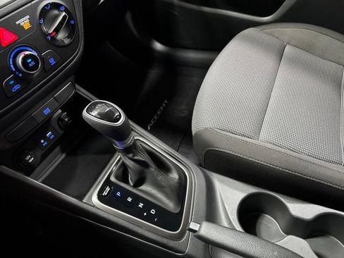 Used 2020 Hyundai Accent SE FWD image 19
