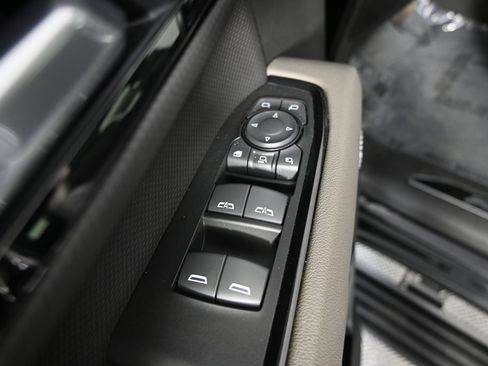 Used 2025 Chevrolet Silverado 2500 ZR2 w/ Technology Package image 20