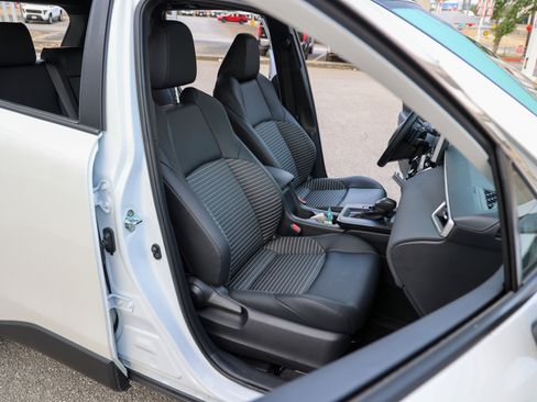 Used 2026 Toyota Corolla Cross XSE w/ Convenience Package image 36