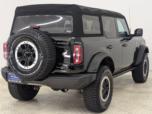 Certified 2023 Ford Bronco Badlands w/ Sasquatch Package image 9