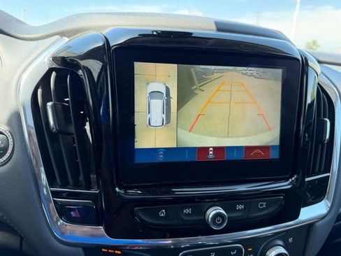 Used 2018 Chevrolet Traverse Premier w/ Driver Confidence II Package FWD image 26