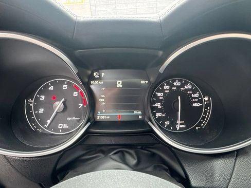 Used 2023 Alfa Romeo Stelvio Veloce AWD/4WD image 40
