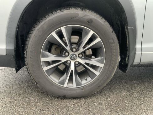 Used 2016 Toyota Highlander XLE image 20