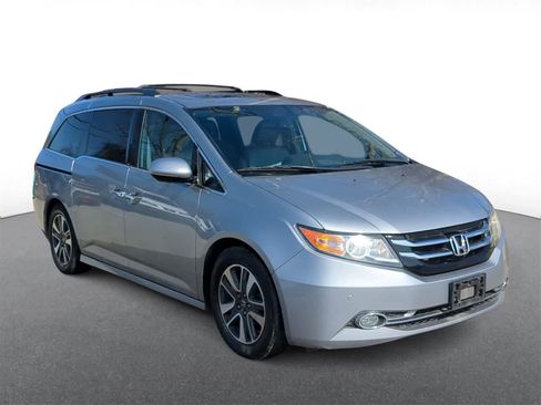 Used 2016 Honda Odyssey Touring Elite image 2
