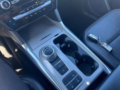 Used 2023 Ford Explorer Limited image 46