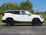Used 2022 GMC Terrain SLE w/ Driver Convenience Package image 2