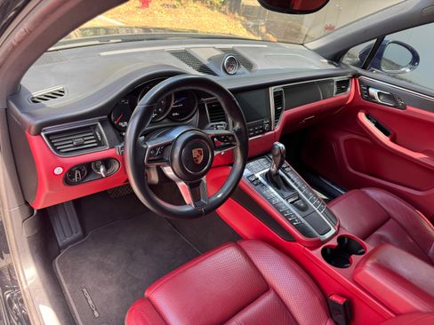 Used 2018 Porsche Macan GTS image 23