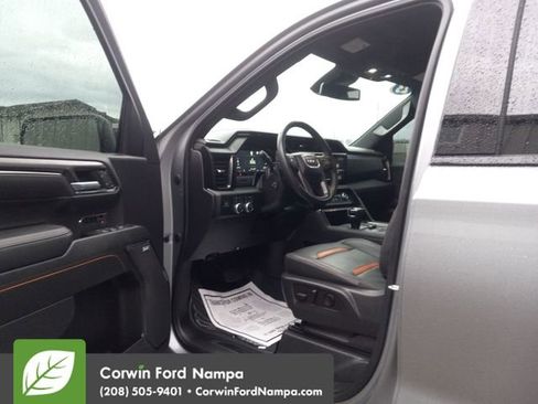 Used 2023 GMC Sierra 1500 AT4 image 9