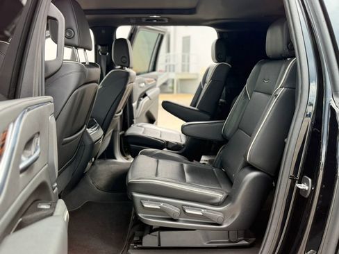 Used 2021 Cadillac Escalade ESV Premium Luxury RWD image 19