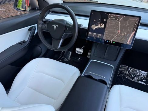 Used 2022 Tesla Model Y Performance AWD/4WD image 41