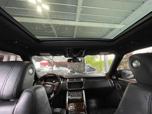 Used 2016 Land Rover Range Rover HSE image 13