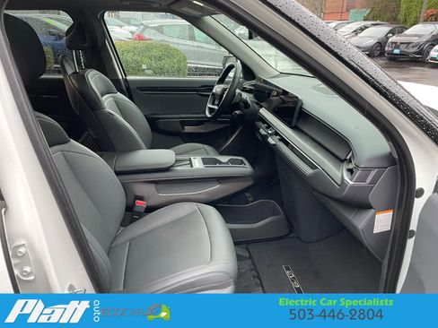 Used 2025 Kia EV9 Light Long Range image 52