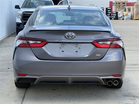 Used 2023 Toyota Camry SE image 5