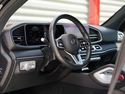 Used 2022 Mercedes-Benz GLE 450 4MATIC w/ Revised AMG Line Exterior image 6