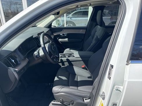 Used 2025 Volvo XC90 B6 Plus image 20