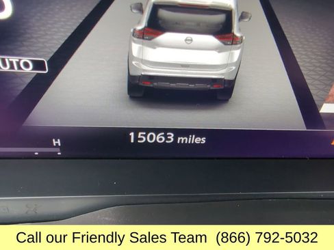 Used 2024 Nissan Rogue SL image 16