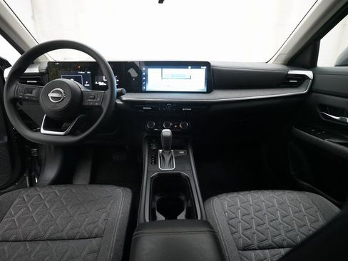 Certified 2025 Nissan Kicks SV image 5