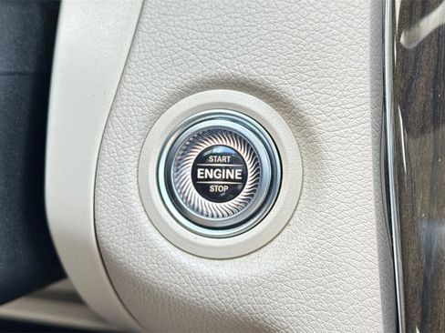 Used 2020 Mercedes-Benz C 300 Sedan image 26