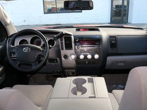 Used 2010 Toyota Tundra 4x4 CrewMax image 13