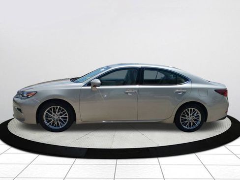 Used 2018 Lexus ES 350 w/ Luxury Package w/Wood Trim FWD image 6