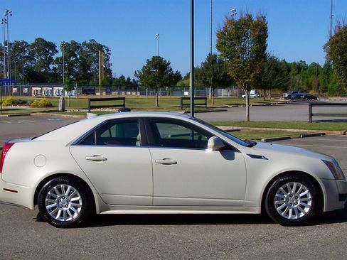 Used 2010 Cadillac CTS Luxury image 5