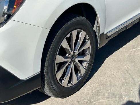 Used 2018 Subaru Outback 3.6R Touring AWD/4WD image 9
