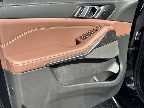 Used 2025 BMW X5 sDrive40i w/ Premium Package image 18