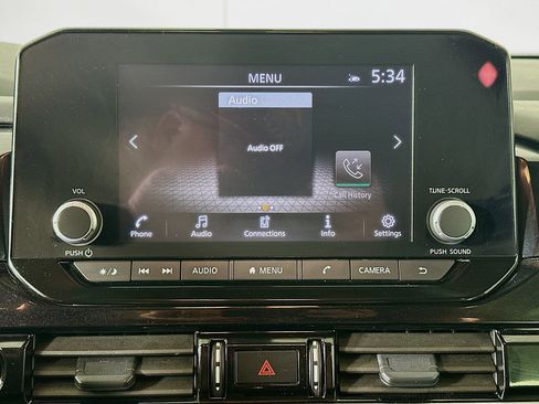 Used 2024 Nissan Pathfinder SV image 21