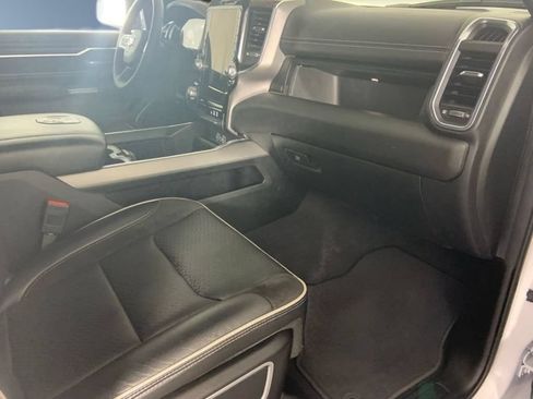 Used 2025 RAM 1500 Laramie AWD/4WD image 27