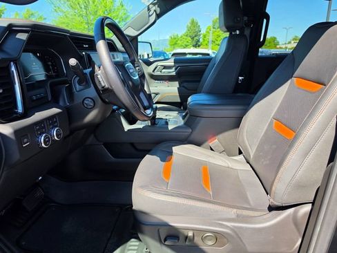 Used 2023 GMC Sierra 1500 AT4 w/ Technology Package AWD/4WD image 11