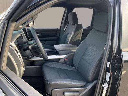 New 2026 RAM 1500 Express AWD/4WD image 17