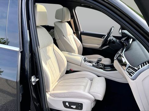 Used 2019 BMW X5 xDrive40i w/ Executive Package AWD/4WD image 8