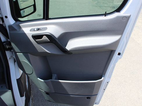 Used 2012 Mercedes-Benz Sprinter 2500 image 18