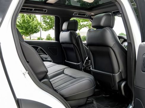 New 2026 Land Rover Range Rover Long Wheelbase SE AWD/4WD image 46