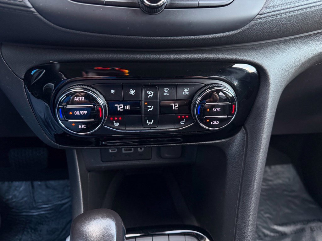 Used 2022 Buick Encore GX Select w/ Sport Touring Package FWD image 28